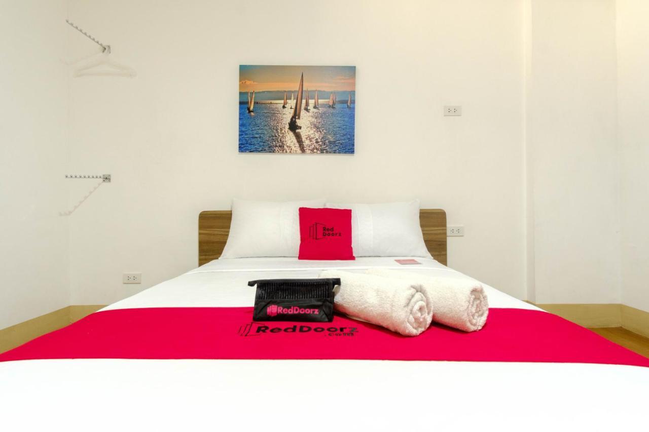 Reddoorz Near V Mapa Station Hotel Манила Екстериор снимка