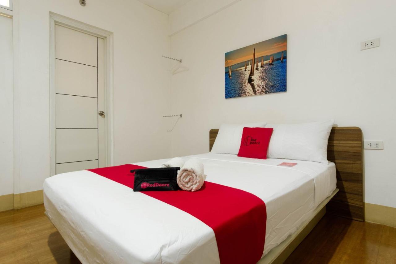 Reddoorz Near V Mapa Station Hotel Манила Екстериор снимка