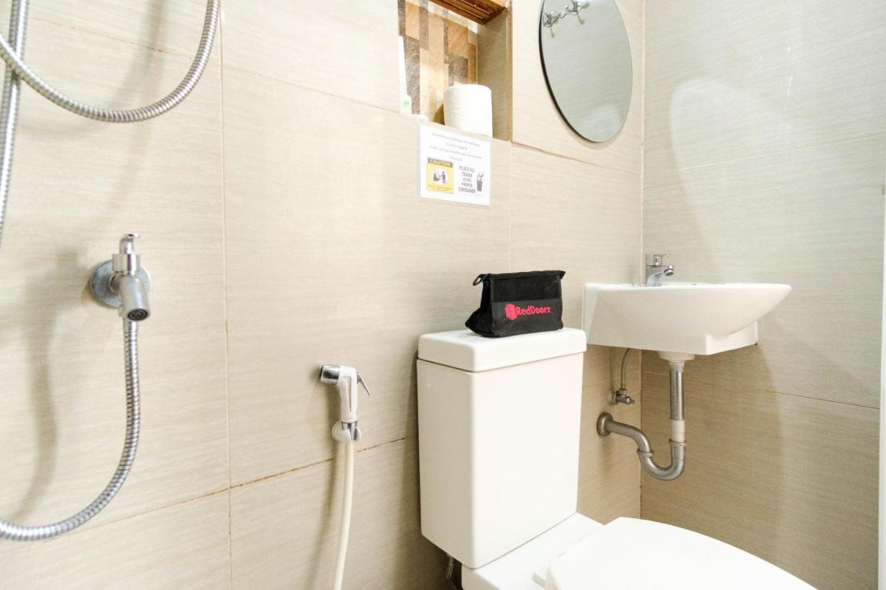 Reddoorz Near V Mapa Station Hotel Манила Екстериор снимка