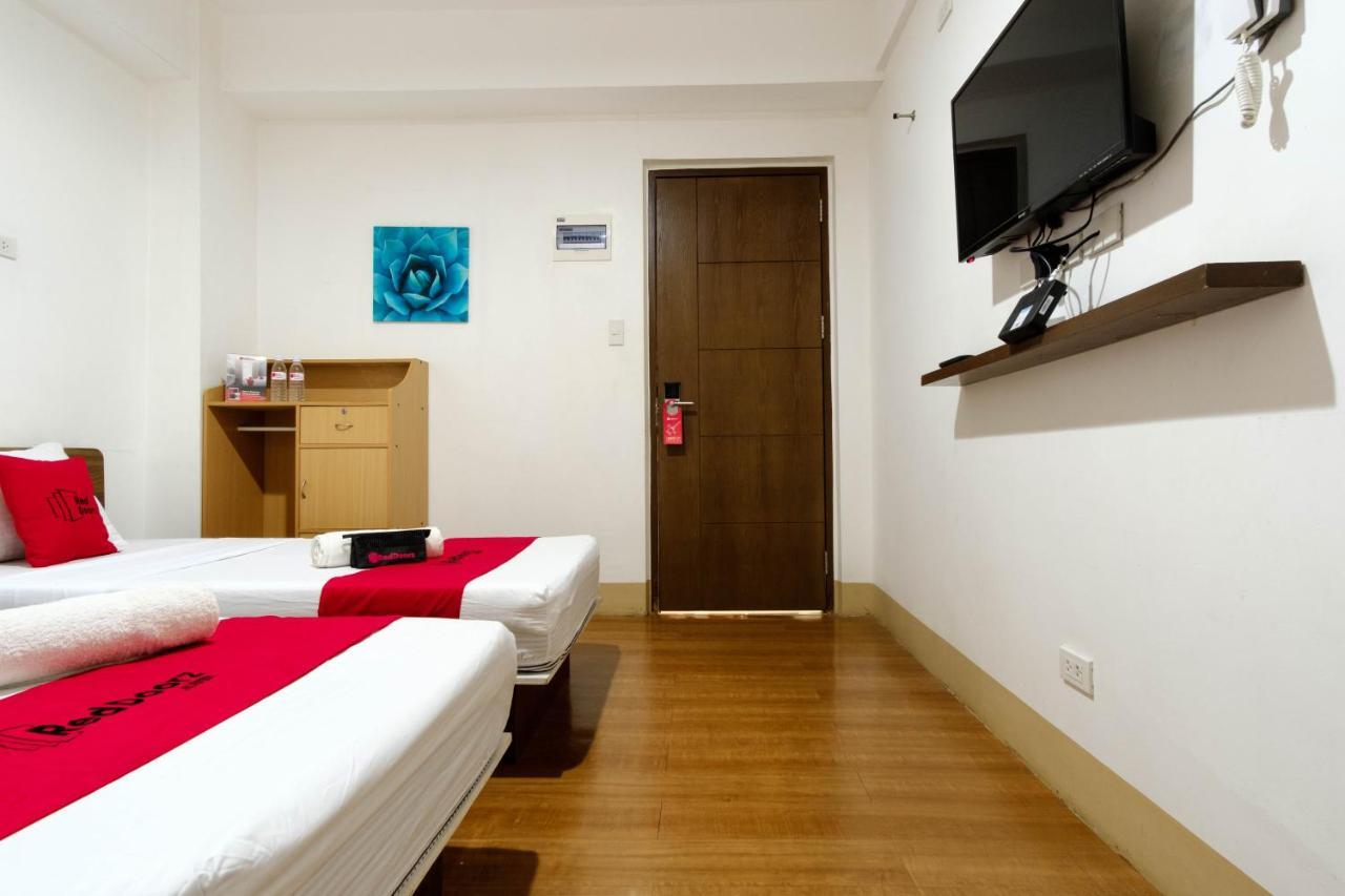 Reddoorz Near V Mapa Station Hotel Манила Екстериор снимка