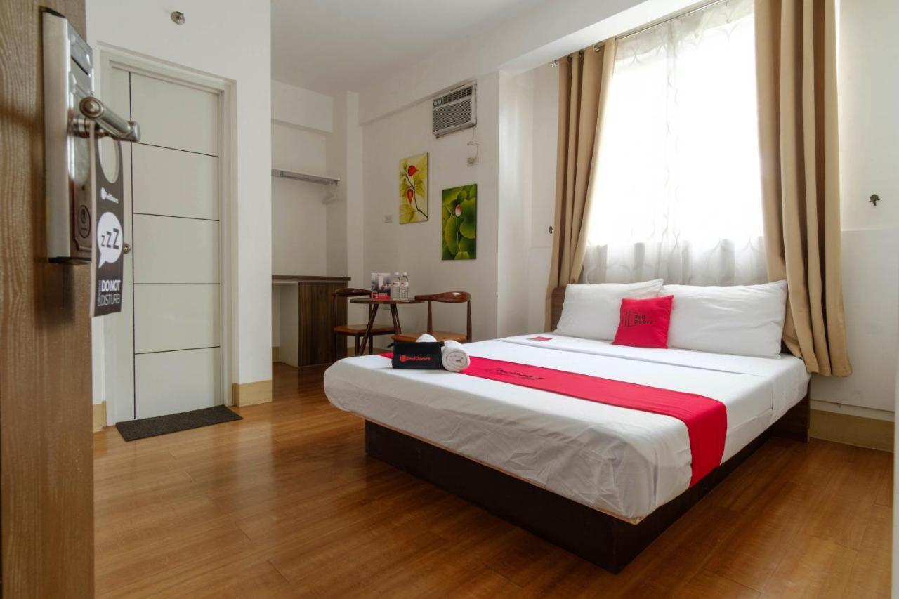 Reddoorz Near V Mapa Station Hotel Манила Екстериор снимка