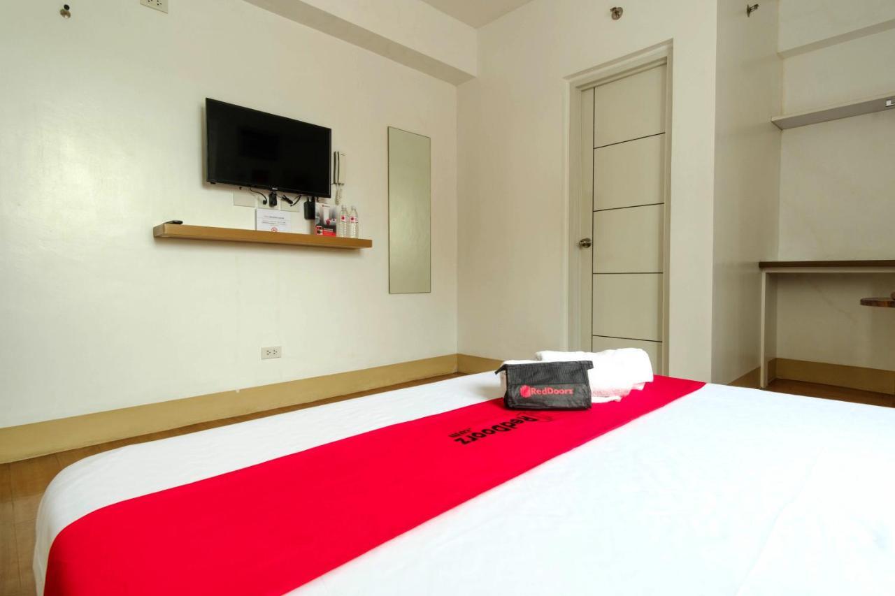 Reddoorz Near V Mapa Station Hotel Манила Екстериор снимка
