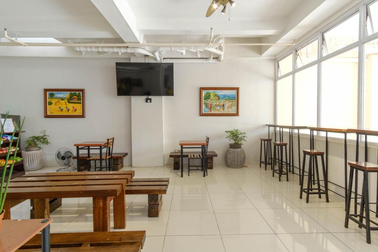 Reddoorz Near V Mapa Station Hotel Манила Екстериор снимка