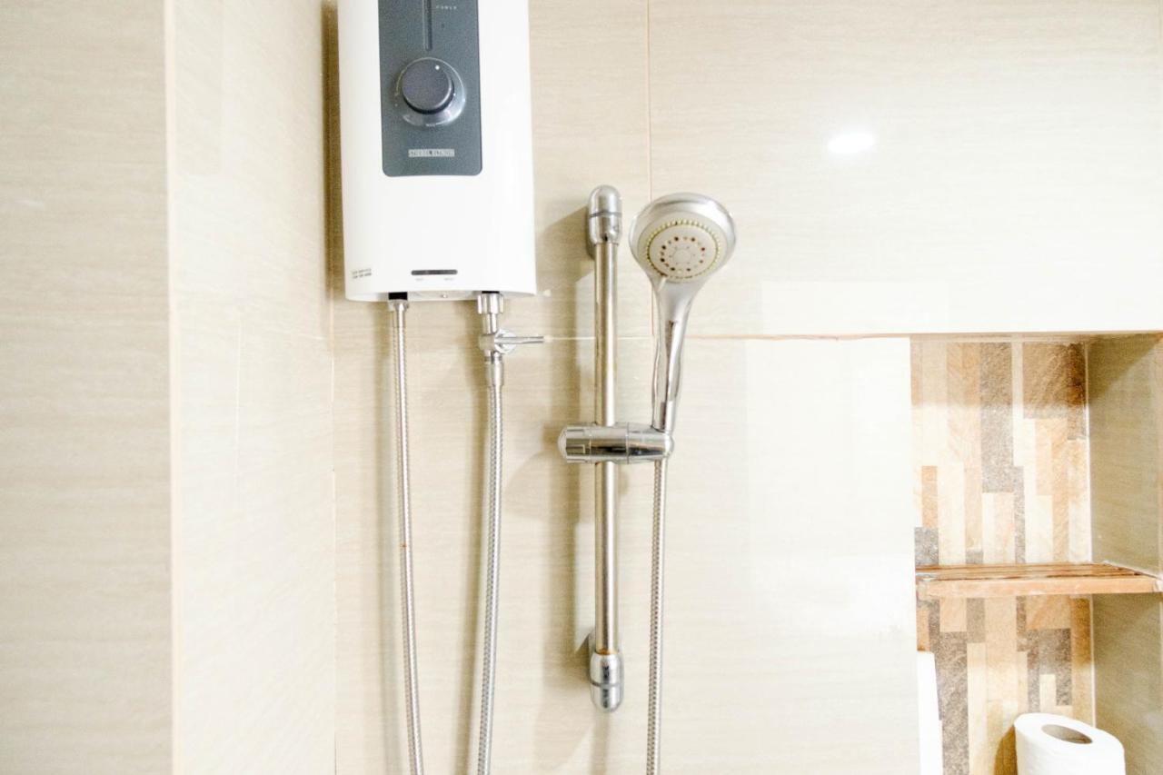 Reddoorz Near V Mapa Station Hotel Манила Екстериор снимка